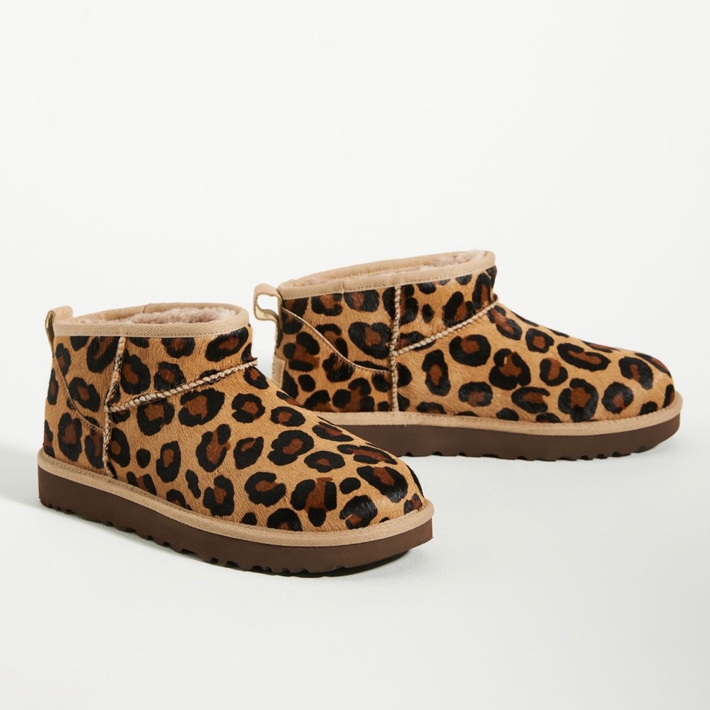NWB UGG Classic Ultra Mini Boot Size 6 in Spotty